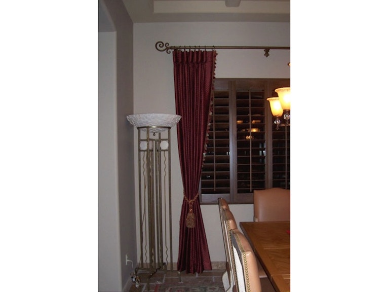 Drapery Department Window Treatment Win 17 at Norwood Furniture